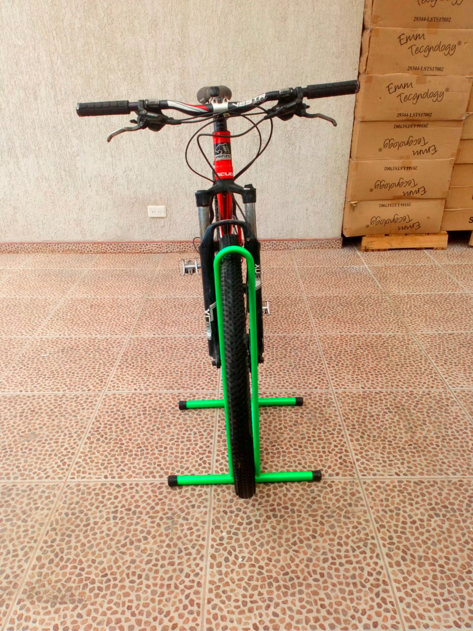 Base de piso portable para instalacion de bicicletas